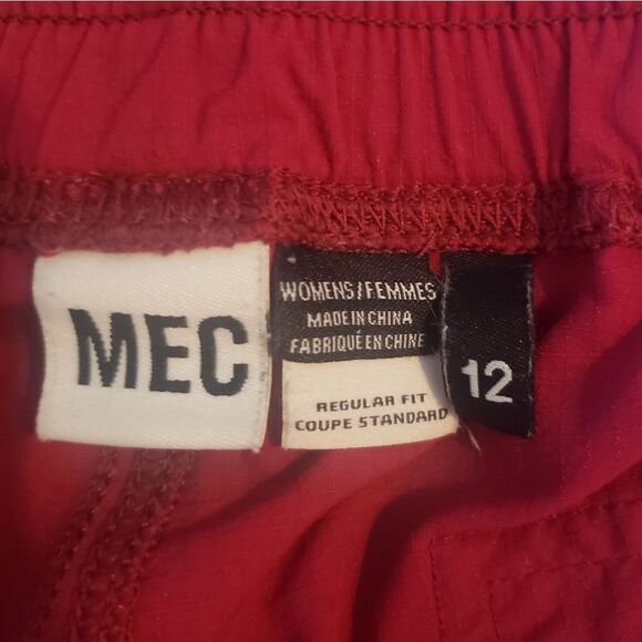 Vintage MEC windbreaker capris joggers - Picture 3 of 3